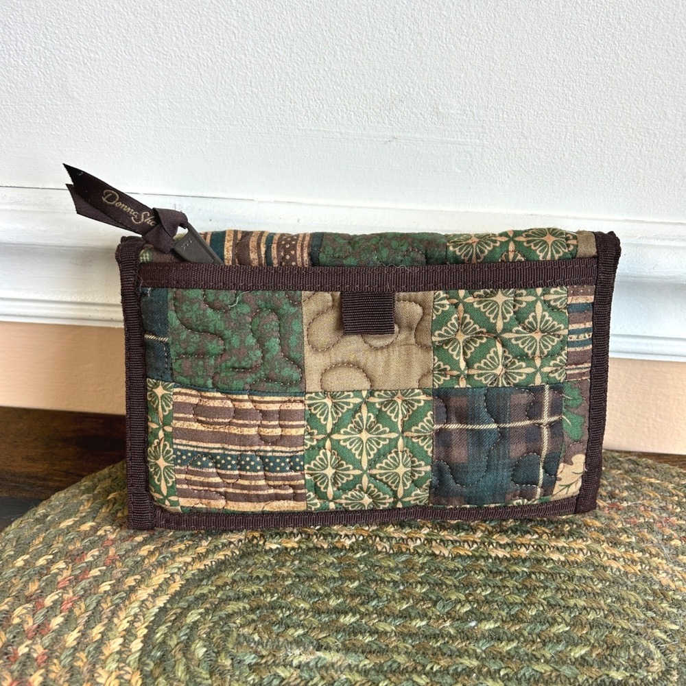 Donna Sharp Quilted Patchwork Wallet Forest Green Brown Plaid Acorn Bifold Boho
